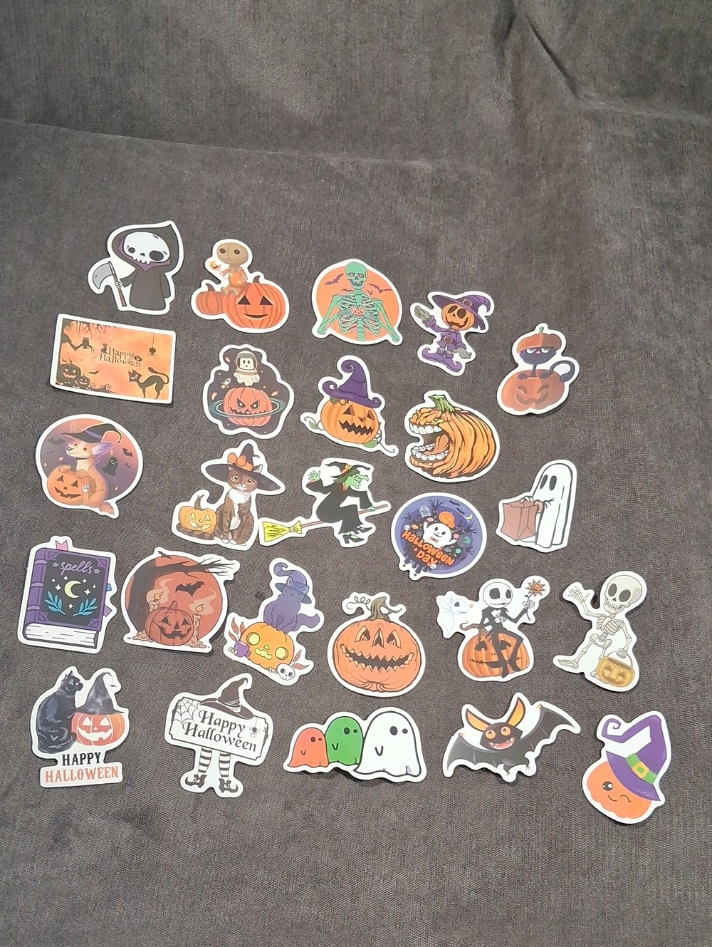 2/$5 Bellśche 25 Pack Misc. Halloween Themed Stickers NEW SEALED (1A)